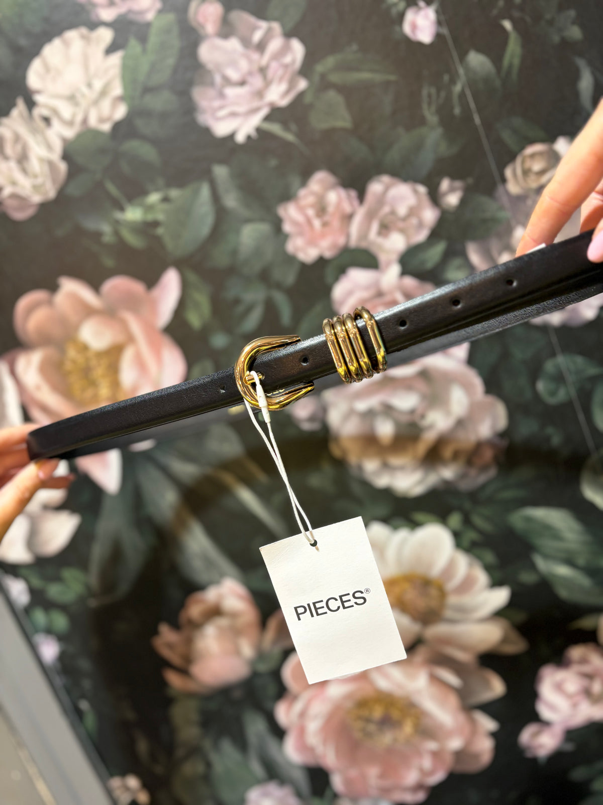 Pcelvira Belt- Black/ Gold Buckle