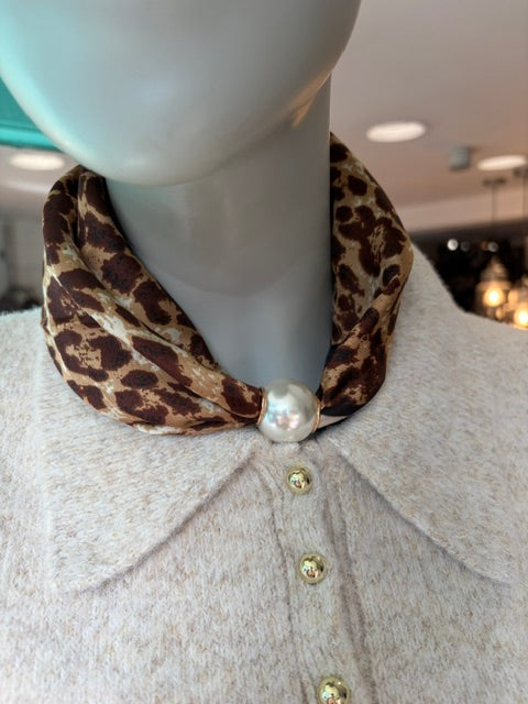Magnet Scarf-Brown Leopard Print