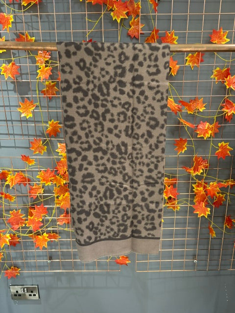 Pcnira Square Scarf-Leopard