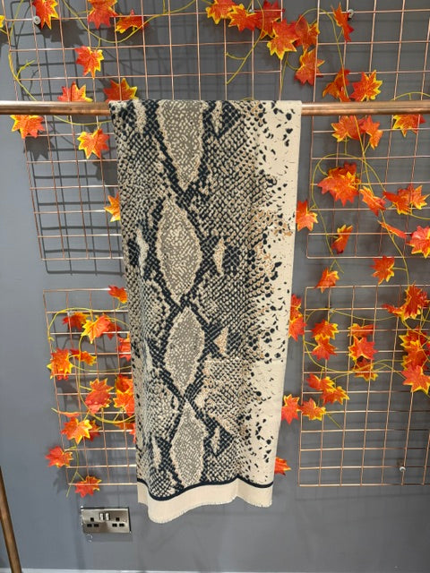 Pcnira Square Scarf-Snakeprint