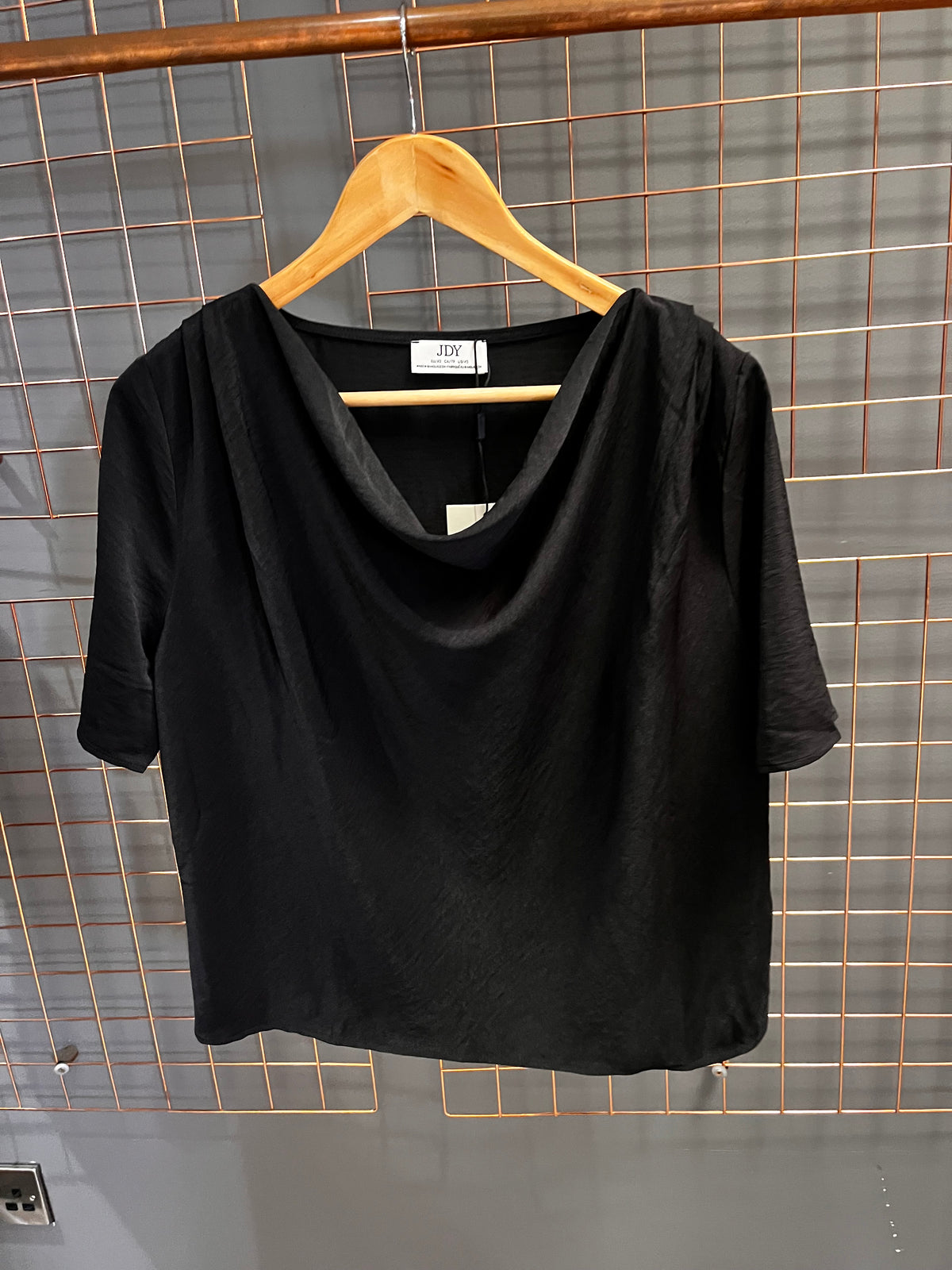 Jdyaya waterfall top- Black