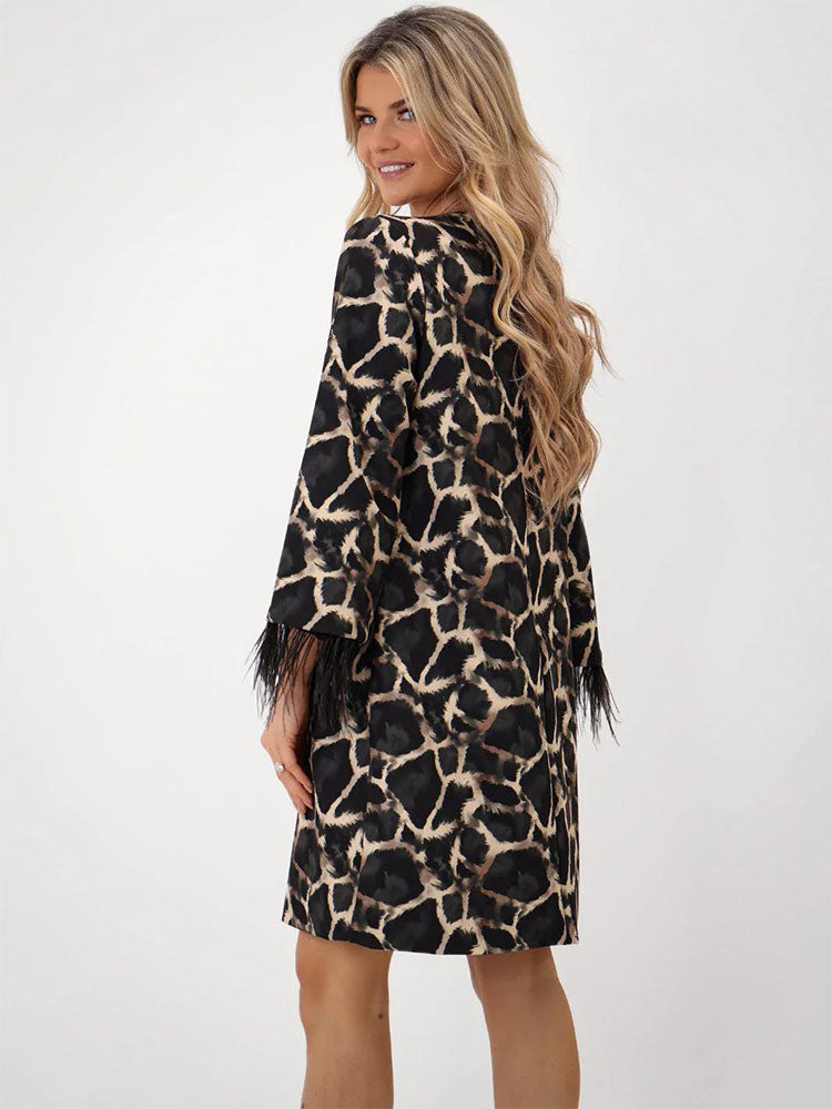 Kate &amp; Pippa Taylor Mini Shift Dress In Black Print