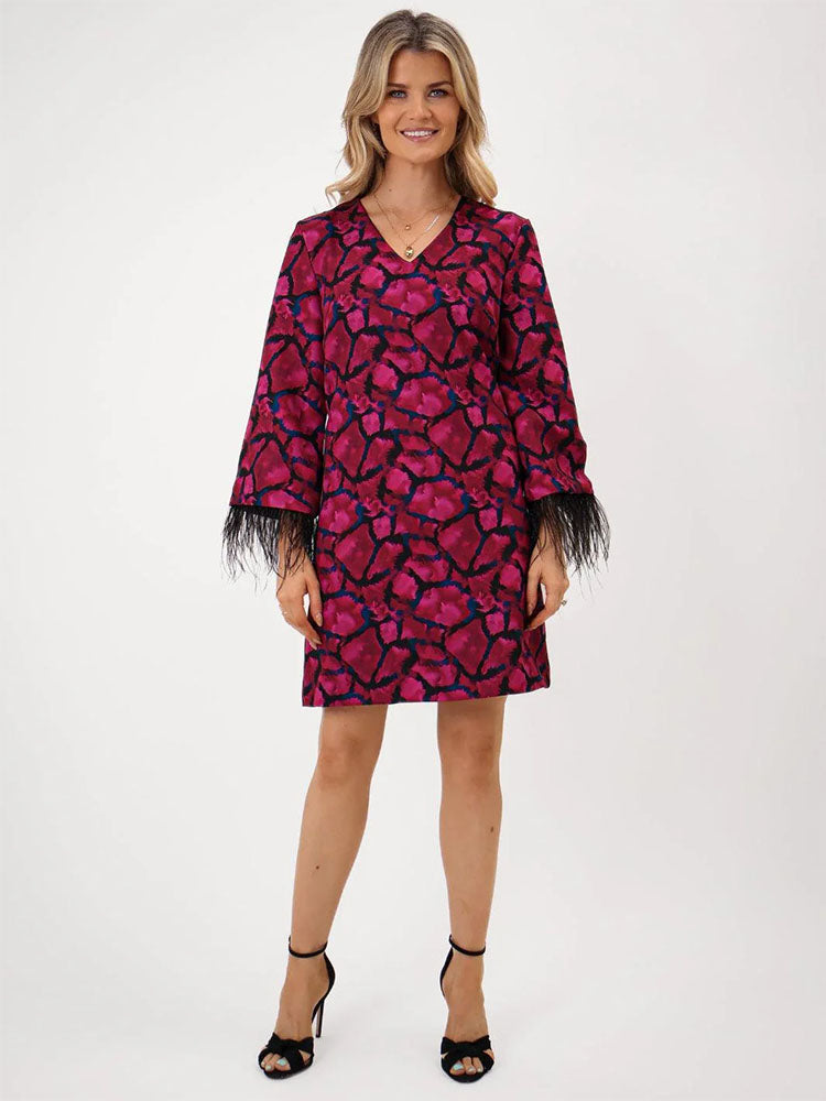 Kate &amp; Pippa Taylor Mini Shift Dress In Magenta Print